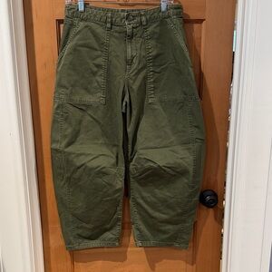 GAP Women's petite Barrel Pants in Olive Green